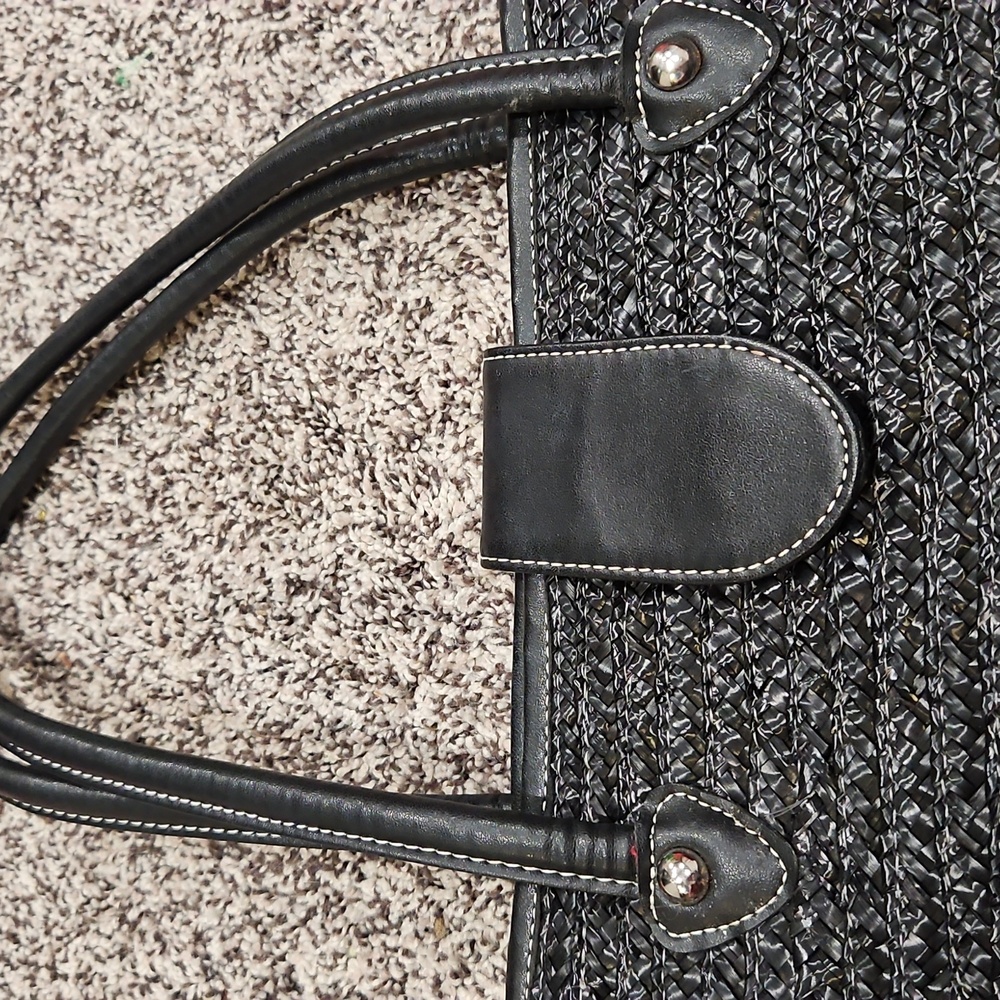 Elegant Black Woven Shoulder Bag - Picture 3 of 5